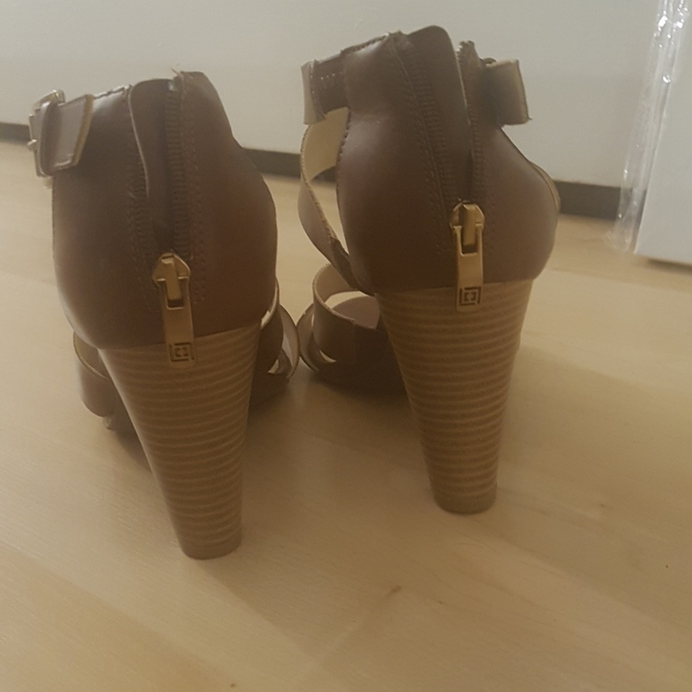 Shoes - Picture 4 of 4